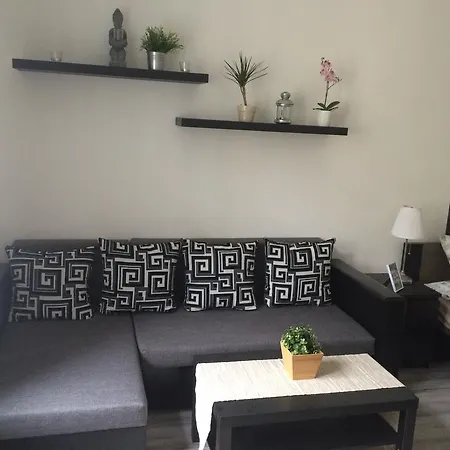 Mainstreet Central Apartmán *
